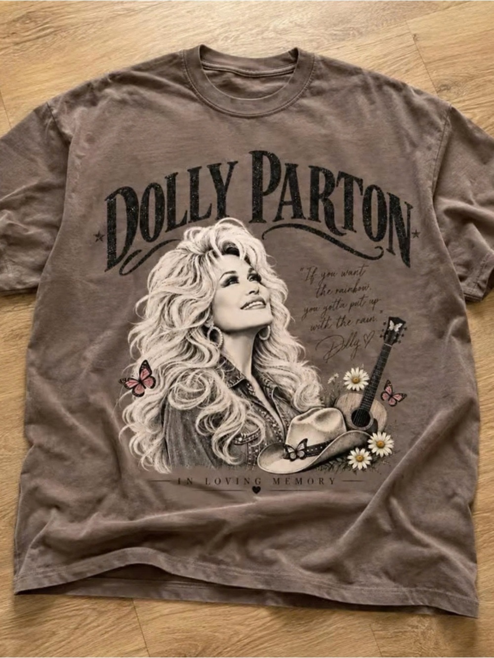 Gildan Dolly Parton Graphic Tee in Brown